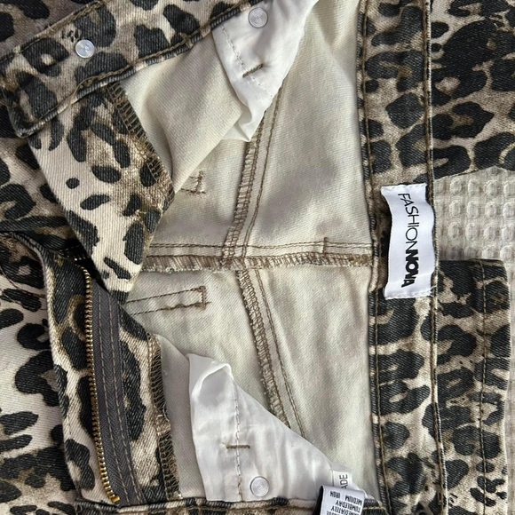 Fashion Nova Animal Print Trousers 
Size 5 - Picture 3 of 7